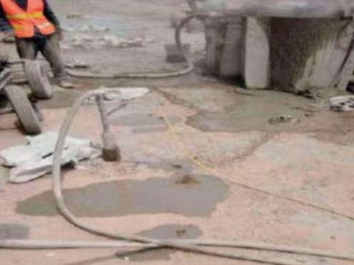 后湖管理区水泥混凝土路面板底注浆技术 路面脱空注浆整治方案